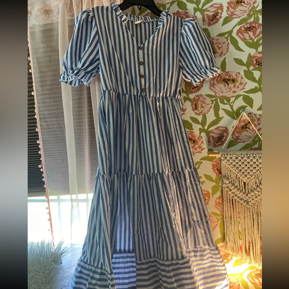 Girls dress 12
